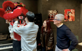 苹果CEO库克现身上海，在中国首谈生成式AI